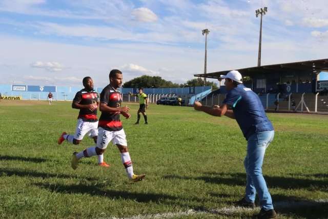 &Aacute;guia Negra vence Oper&aacute;rio e se mant&eacute;m na vice-lideran&ccedil;a do grupo A