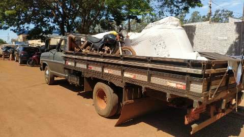 Veículos e sementes furtados de fazendas de MS são recuperados em aldeia