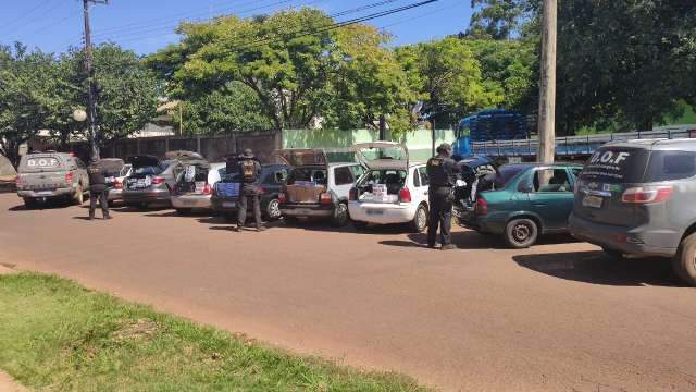 Comboio de sete carros levava pneus e cigarro contrabandeados do Paraguai