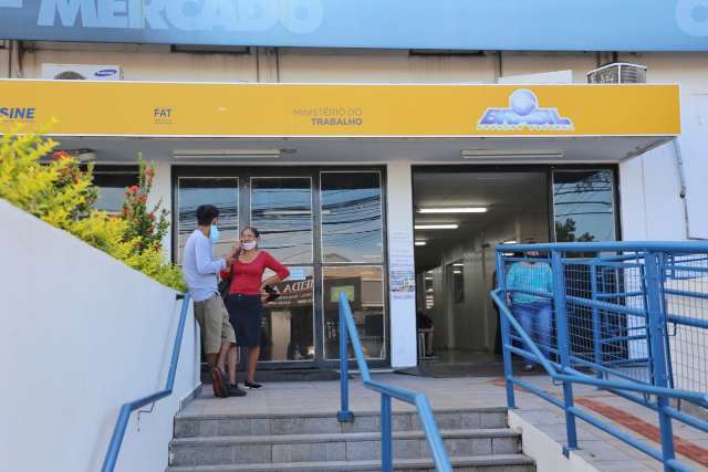 De t&eacute;cnico em nutri&ccedil;&atilde;o a eletricista, Funsat oferece 325 vagas de emprego 