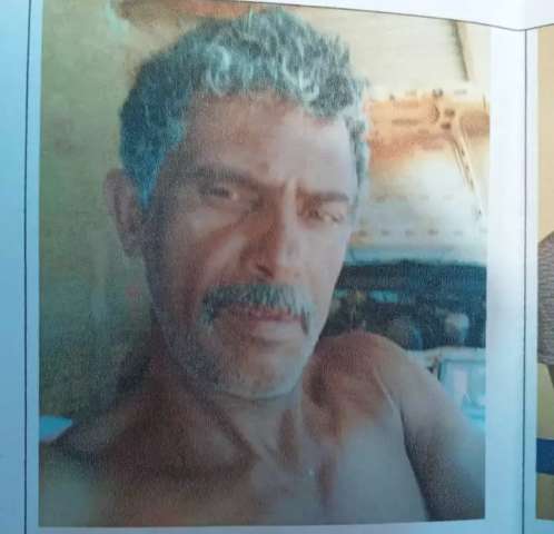 Homem morto e enrolado em tapete &eacute; reconhecido pela esposa