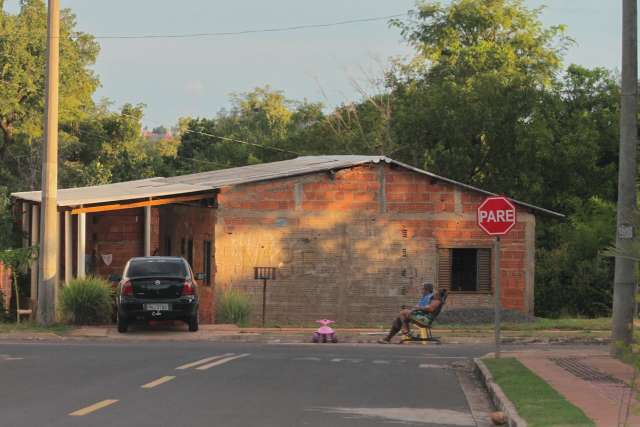 Fam&iacute;lia depende da Justi&ccedil;a para evitar demoli&ccedil;&atilde;o de casa onde mora h&aacute; 39 anos