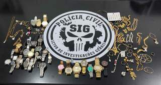 Relógios e joias furtadas pelo bando das residências de Dourados. (Foto: Divulgação) 