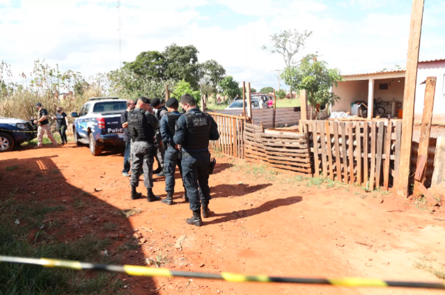 Quarto envolvido em assassinato com 20 tiros se apresenta e nega crime