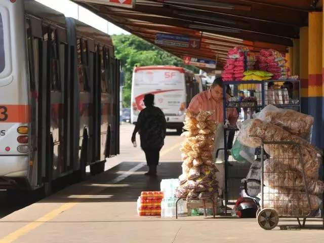 TJ desobriga ambulantes de se cadastrarem em entidade para atuarem em terminais