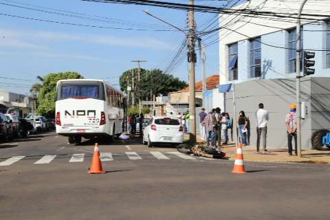 Jardineiro que morreu atingido por ônibus na 26 de Agosto tinha 32 anos 