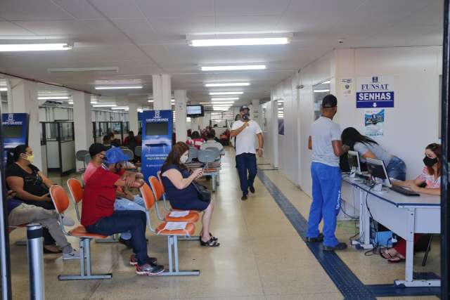 Ag&ecirc;ncia tem vagas para analista cont&aacute;bil, eletricista e motorista de caminh&atilde;o 