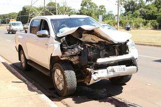 Motorista bate em 5 carros e alega estar fugindo de assalto Motorista bate em 5 carros e alega estar fugindo de assalto
