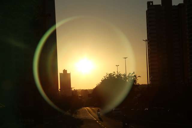 Semana termina com calor de 37&ordm;C e possibilidade de chuva em MS