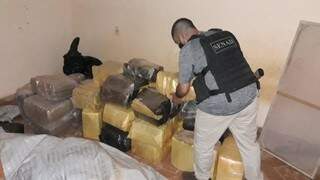 Pol&iacute;cia paraguaia estoura casa com 600 kg de droga pronta para trazer ao Brasil