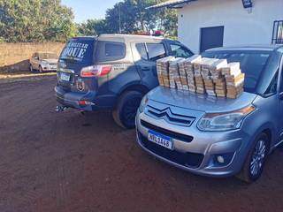 Cocaína apreendida dentro de Citroen totalizou 91 kg (Foto: Divulgação/BPMChoque)