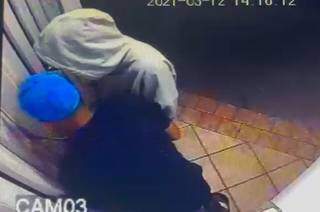 Homem reage a tentativa de assalto e &#039;expulsa&#039; bandidos a tiros de casa