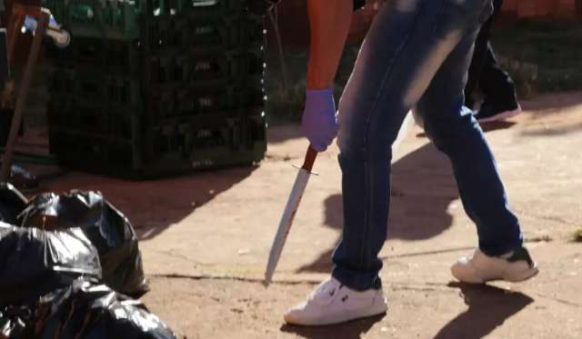 &quot;Cirilo&quot; invadiu a casa de Ana Alice com duas facas e acabou morto por ela