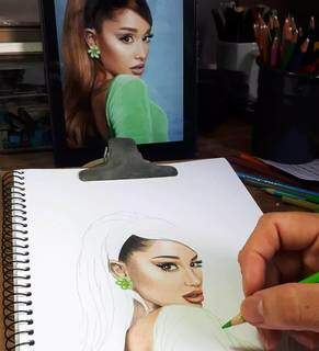 Da imagem digital para o papel, Welliton se arrisca nas linhas do rosto da cantora Ariana Grande (Foto: Arquivo Pessoal)