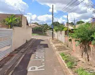 Crime aconteceu em rua na Vila Margarida, quandou rapaz saiu depois de ouvir tiros (Foto/Reprodução)