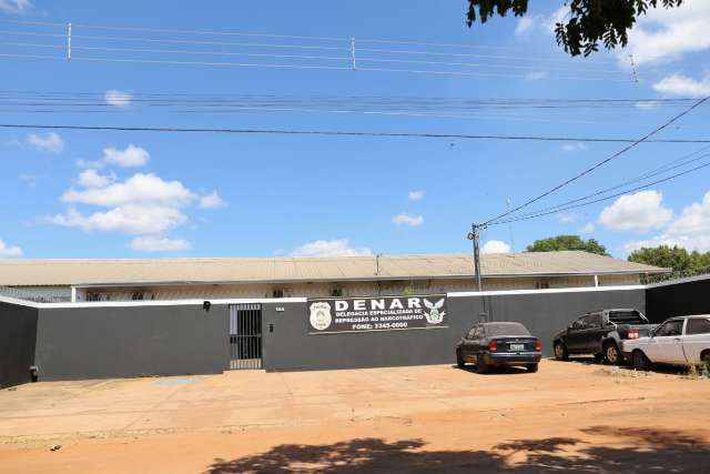 Celular &ldquo;bombando&rdquo; entrega traficante, que &eacute; preso com coca&iacute;na