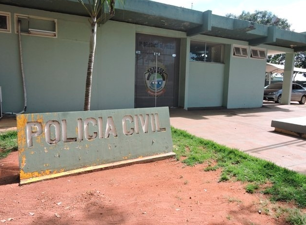 Travesti &eacute; presa por extorquir idoso por 6 meses para n&atilde;o divulgar v&iacute;deo &iacute;ntimo
