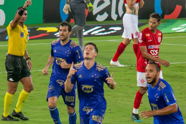 Cruzeiro vence o Am&eacute;rica-RN e Coelho elimina Ferrovi&aacute;rio-CE nos p&ecirc;naltis