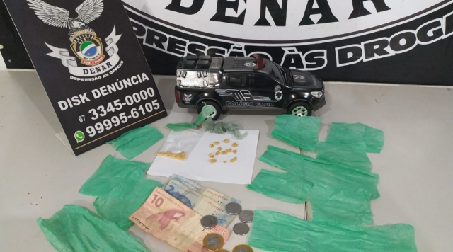 M&atilde;e &eacute; presa em boca de fumo com filho que usa drogas desde os 9 anos