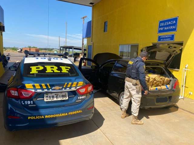 Traficante &eacute; preso a caminho de SP com meia tonelada de maconha 