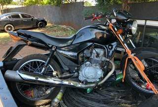 Com garfo na igni&ccedil;&atilde;o, moto &eacute; recuperada e homem preso 6 horas ap&oacute;s furto