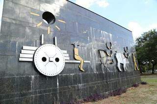 Pichados, quebrados ou alvo de furtos, monumentos serão restaurados na Capital Pichados, quebrados ou alvo de furtos, monumentos serão restaurados na Capital