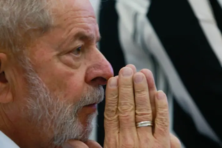 Ex-presidente Lula durante coletiva em março, após primeira sentença. (Foto: Werther Santana/Estadão)