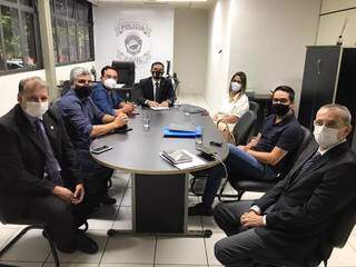 Reunião das autoridades na sede da Acadepol, em Campo Grande. (Foto: Divulgação)