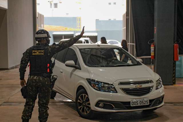 Exército vai atuar até o final da vacinação nos drive-thrus da Capital