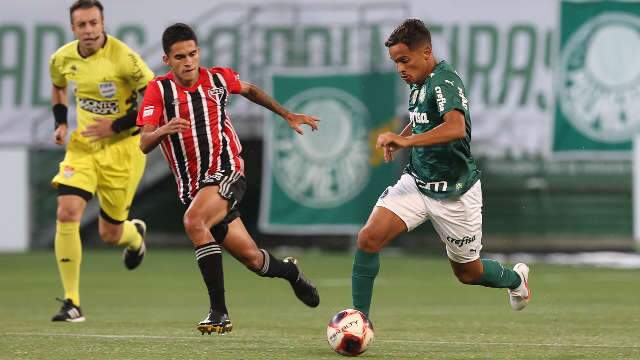 S&atilde;o Paulo aproveita falha de Scarpa e bate o Palmeiras na 4&ordf; vit&oacute;ria seguida