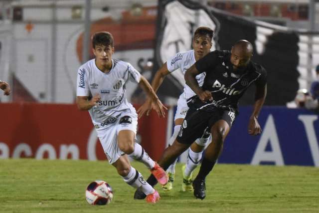 Com time misto, Santos leva 3 da Ponte no 1&ordm; tempo e trope&ccedil;a no Paulist&atilde;o