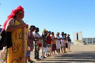 Indígenas da TI Guyraroka em protesto em Brasília no ano de 2018. (Foto: Michelle Calazans/Cimi)