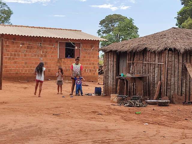 Viol&ecirc;ncia dom&eacute;stica e drogas s&atilde;o mazelas que s&oacute; avan&ccedil;am em aldeia tradicional