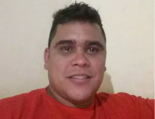 Carro usado em fuzilamento &eacute; encontrado queimado em estrada vicinal 