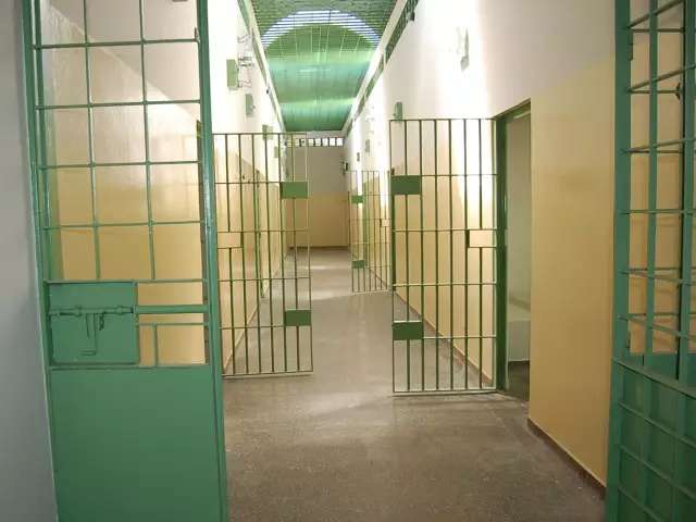 Jovem &eacute; v&iacute;tima de estupro coletivo dentro da Unei Dom Bosco