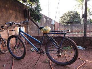 Lembrança, bicicleta de Gustavo foi recolhida pelos familiares. (Foto: Aletheya Alves)