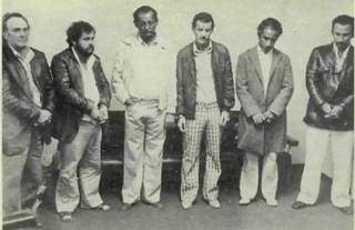 Fahd, o primeiro à direita, foi preso uma única vez, aos 39 anos de idade, por contrabando.