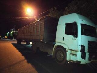 Transportando 26 cavalos ilegalmente, idoso é preso com dólares e R$ 14 mil Transportando 26 cavalos ilegalmente, idoso é preso com dólares e R$ 14 mil