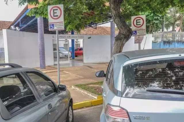 S&oacute; 8% admitem que estacionam de forma irregular em vaga de idoso e deficiente