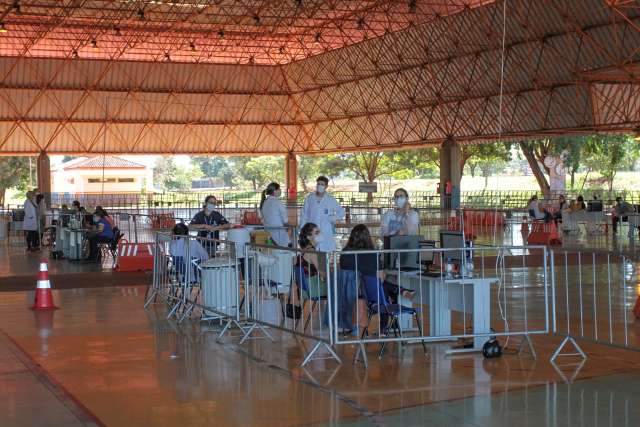 Dia de vacina em gr&aacute;vidas tem baixa procura e emo&ccedil;&atilde;o de quem saiu imunizada