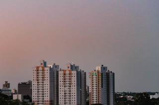 Quarta-feira de feriado ser&aacute; de calor e tempo seco na maioria das cidades de MS