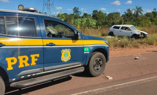 Ao receber ordem de parada, condutor foge e capota ve&iacute;culo roubado na BR-262