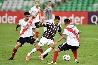 Ap&oacute;s oito anos, Fluminense volta a jogar na Libertadores e empata com o River