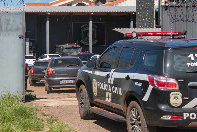 Preso há 72h: Fahd Jamil recebe visita, roupas e fica a salvo do PCC no Garras