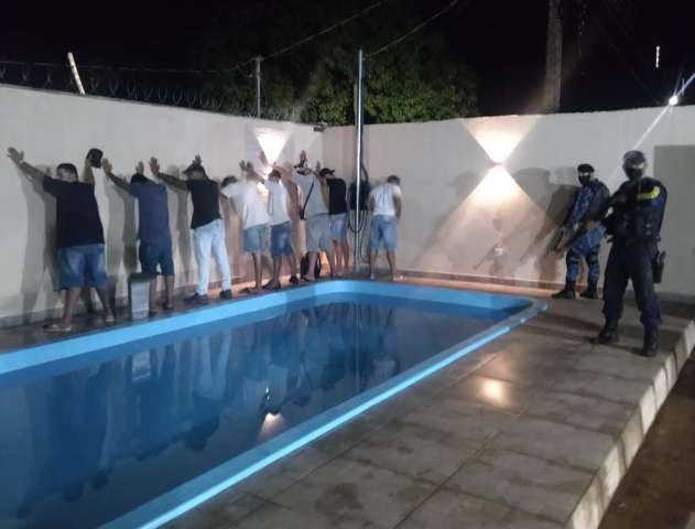 Guarda &eacute; xingada ao encerrar rolezinho com 100 pessoas