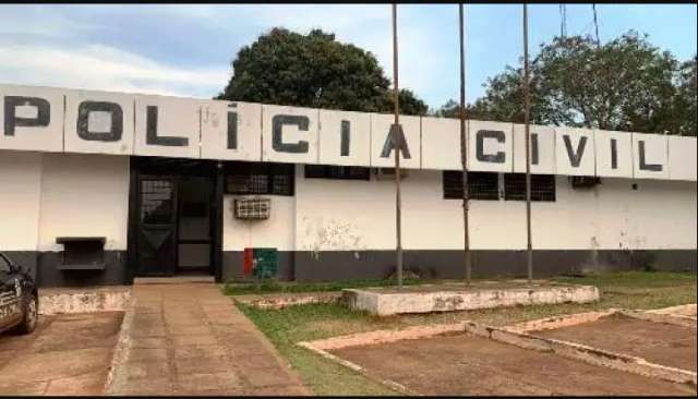 Homem &eacute; preso ap&oacute;s esposa jogar bilhete pedindo socorro para vizinha 