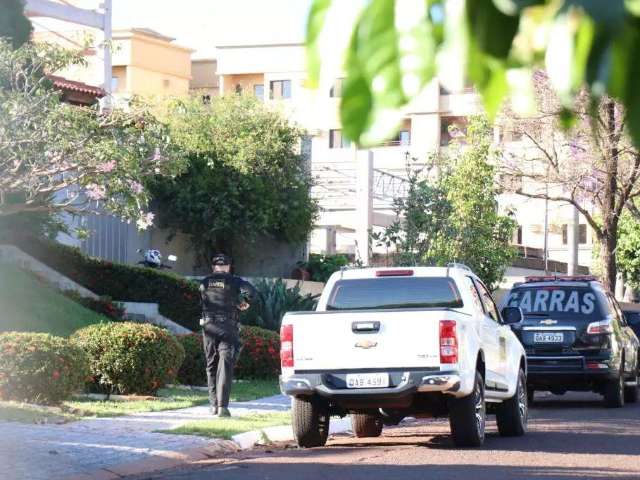Juiz suspende processo contra Name, &agrave; espera de exame de sa&uacute;de mental