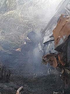 Veiculo bate de frente em caminh&atilde;o, pega fogo e motorista morre carbonizado