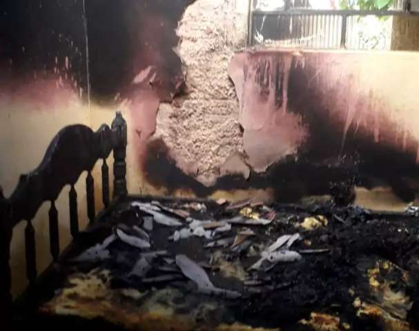 Usu&aacute;rio de crack coloca fogo na casa da av&oacute; no Jardim Los Angeles