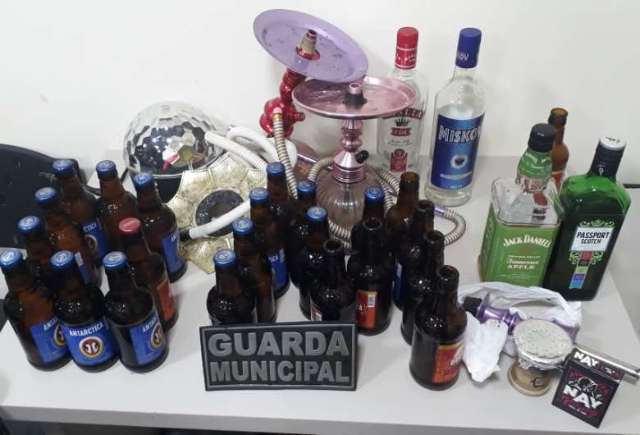 Adolescente &eacute; apreendido em festa com narguile, cerveja, vodka e u&iacute;sque